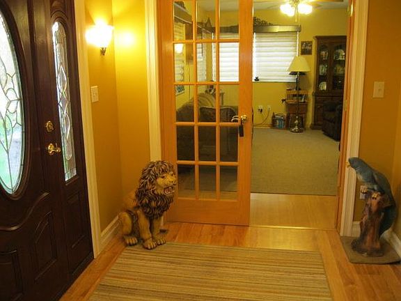 2nd image of 1207 Greenview Dr