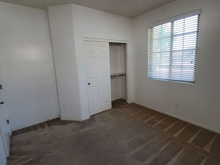 3031 E Regina St — Photo 2