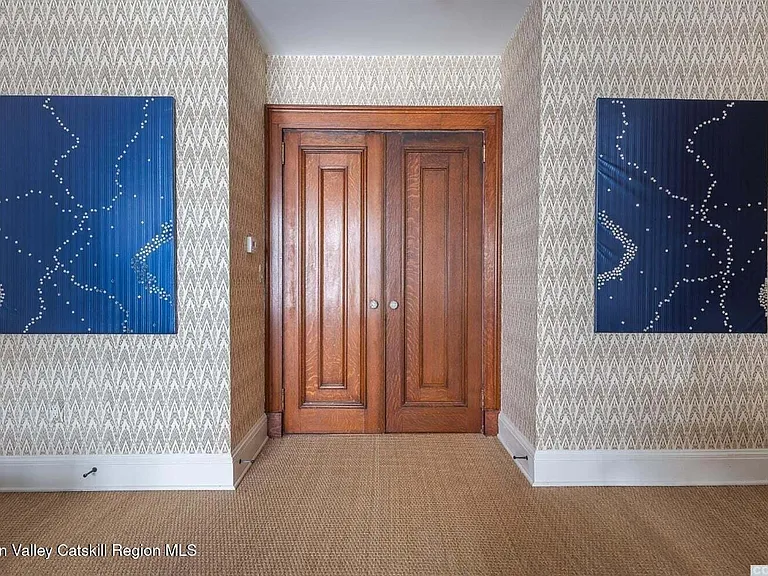 613 Warren St #1 — Photo 5