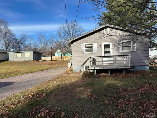 2022 Huron St, Marquette, MI 49855