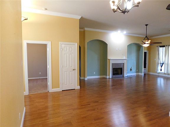 5th image of 6161 Waterford Ln