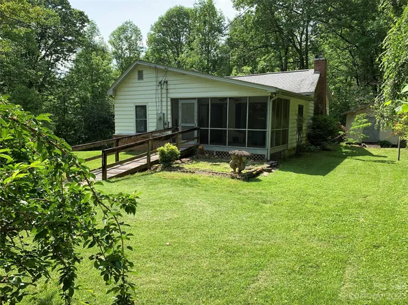 209 Church St, Rosman, NC 28772