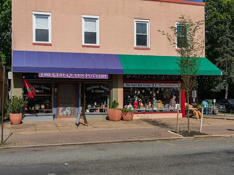 2302 Sanford St — Photo 25