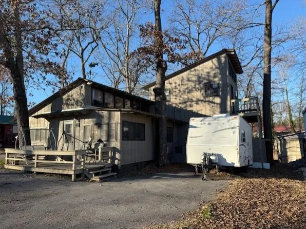 145 Lakeshore Dr, Springville, TN 38256