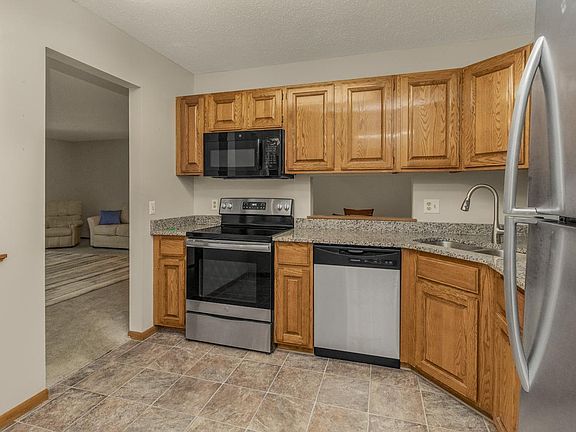 3rd image of 111 Imperial Dr W APT 101