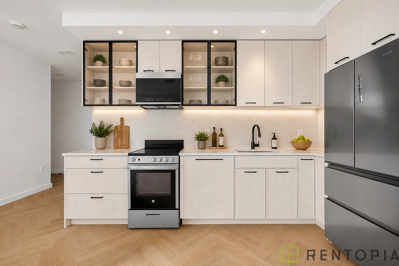 106 Fleet Place — Photo 3