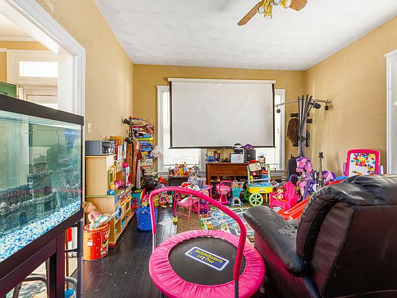 3rd image of 712 Dale Ave SE