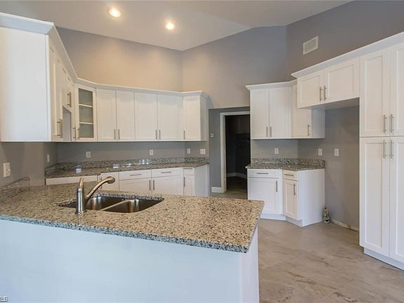 5th image of 5236 SW 27th Pl