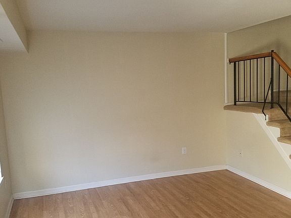 3rd image of 4 Chelsea Cir