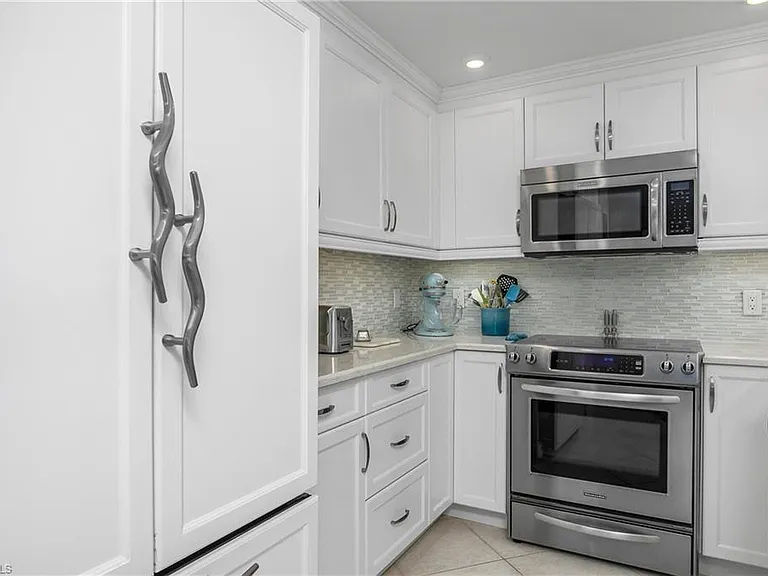 4005 Gulf Shore Blvd N #603 — Photo 13
