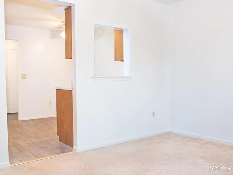 211 Windgate Cir #B — Photo 9