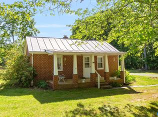 435 The Cross Rd, Scottsville, VA 24590