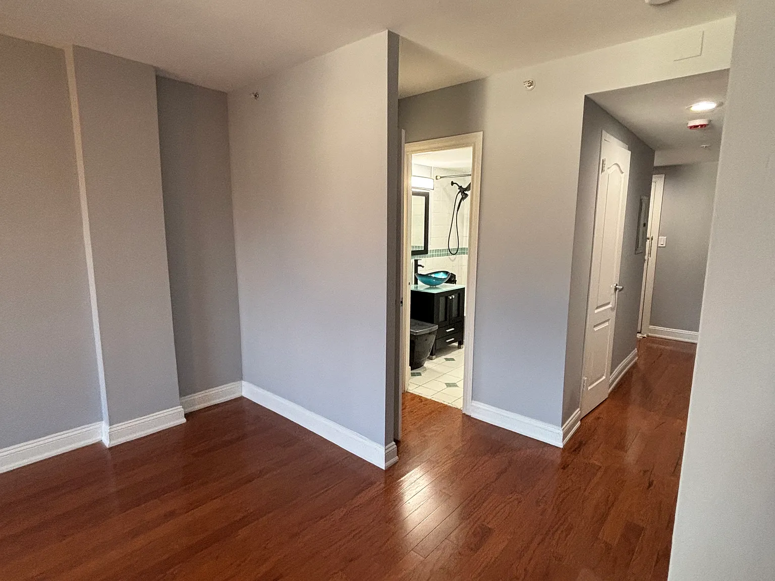 Studio, 450 sqft, $1,699 — Photo 1
