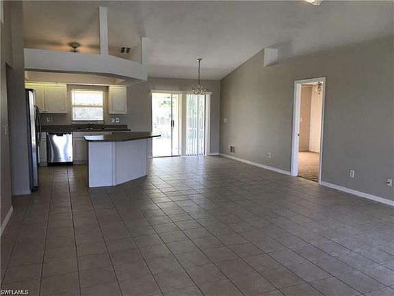 3rd image of 1104 NE 36th St