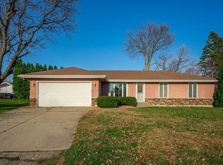 2126 Arnold Ave, Rockford, IL 61108