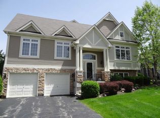 200 Sype Dr, Carol Stream, IL 60188