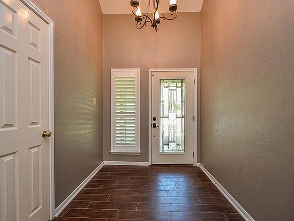 4th image of 8851 Creek Willow Dr