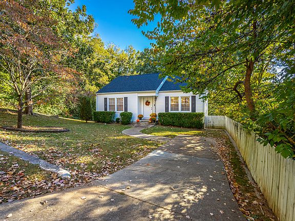 3rd image of 104 Orlando Dr