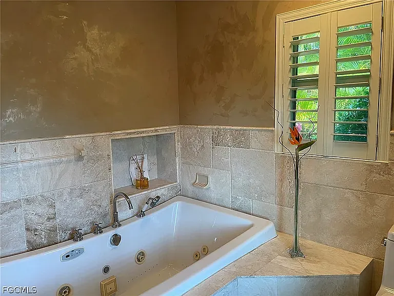 2806 SE 22nd Pl — Photo 30