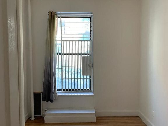 4th image of 212 E 84th St APT 1C