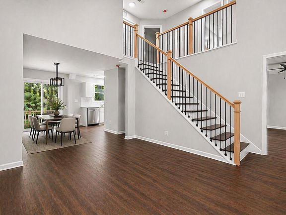 5th image of 812 Shady Ln