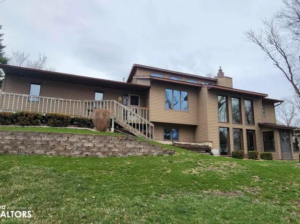 821 S Harlan St, Algona, IA 50511