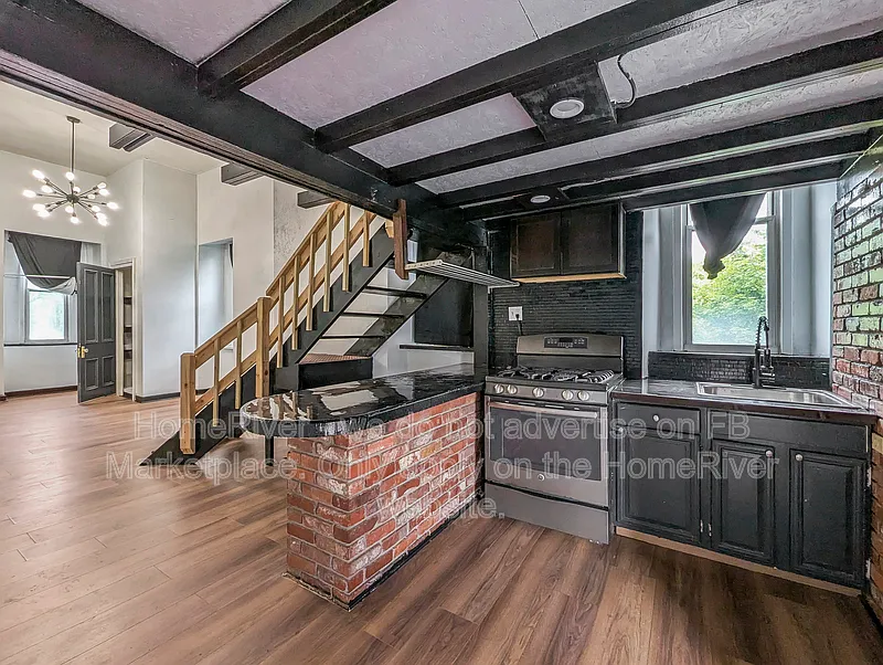 1 bed, 1.0 bath, 920 sqft, $1,250 — Photo 3