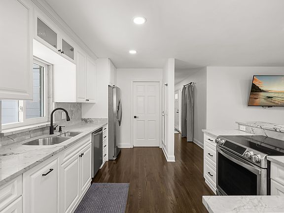 5th image of 1440 Bonnie Burn Cir