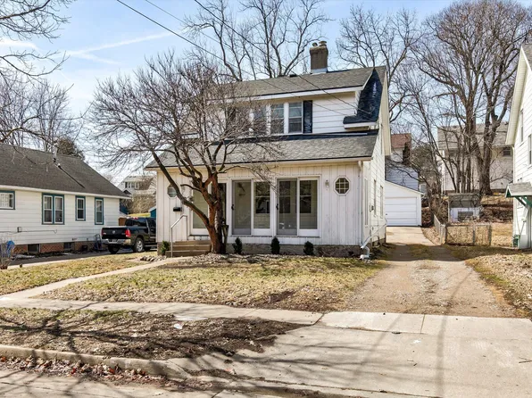 2318 E 11th St, Des Moines, IA 50316