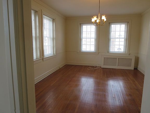 5th image of 906 Prince St APT 202