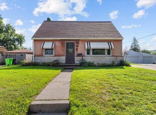 414 East Ave, Hartford, WI 53027