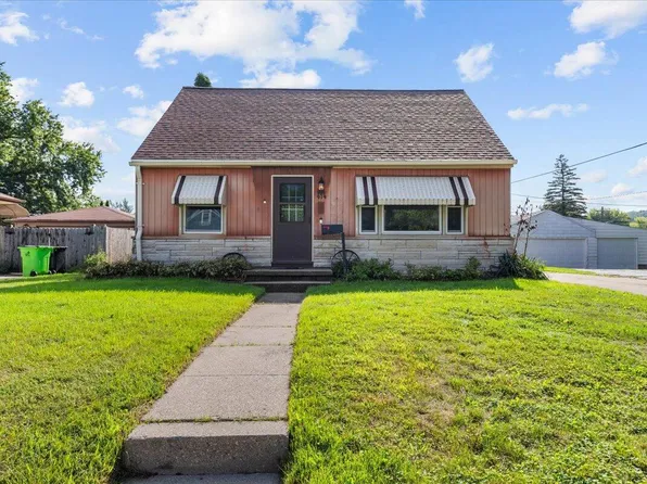 414 East AVENUE, Hartford, WI 53027