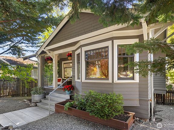 2nd image of 6029 45th Avenue SW