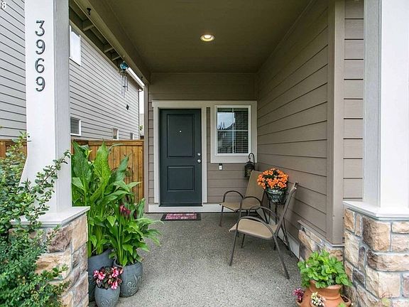 3rd image of 3969 SE Lone Oak St