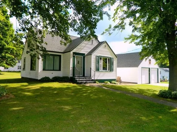 601 7th St, Albany, WI 53502