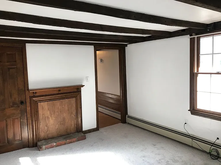 41 English St — Photo 5