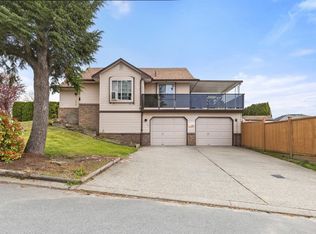 2930 Edgehill Ave, Abbotsford, BC V2T 5J9