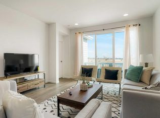 521 High Point Dr, Longmont, CO 80504