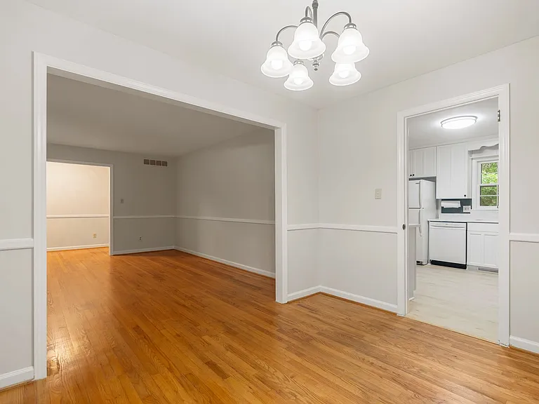 705 Shady Lawn Rd — Photo 5