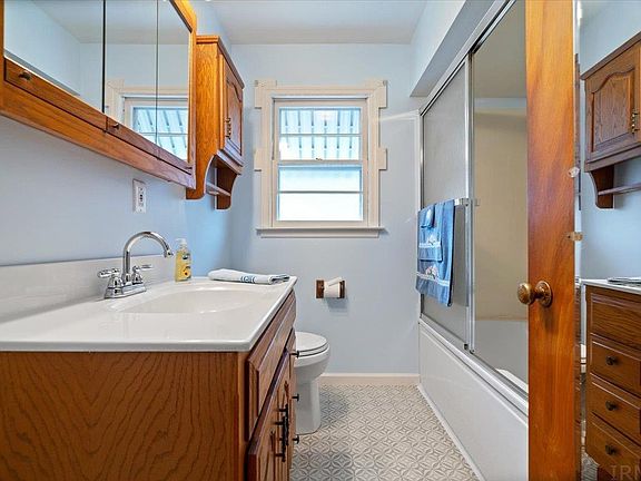 3rd image of 2237 Frisse Ave