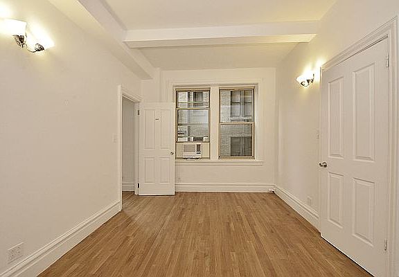 5th image of 170 W 74th St APT 314