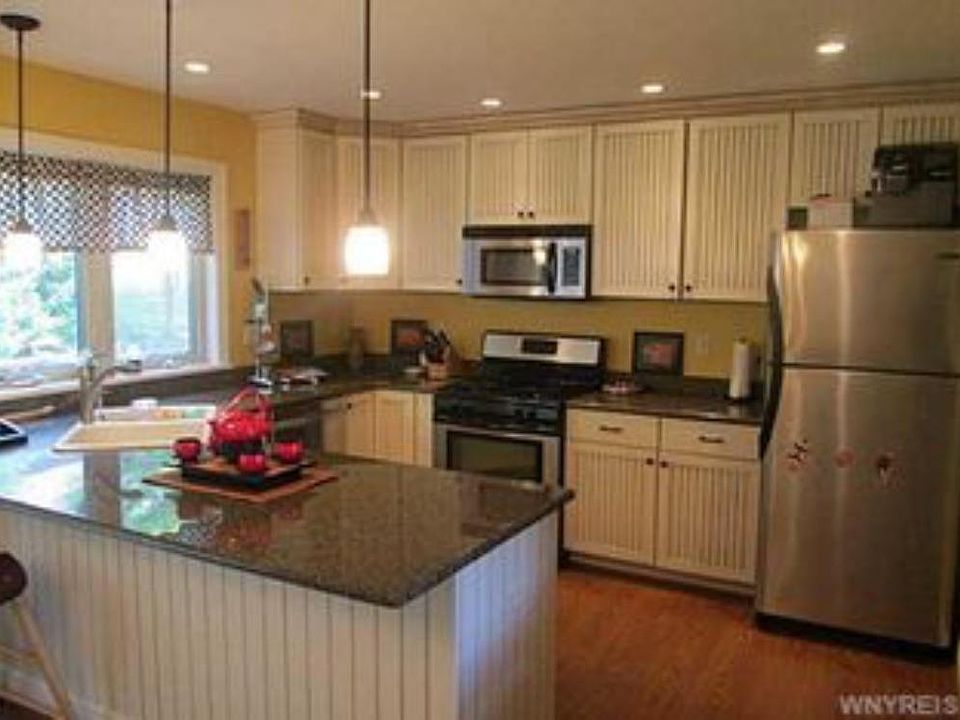 1st image of 8 Mountain View Dr