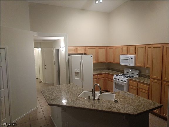4th image of 4816 Storm Mountain St