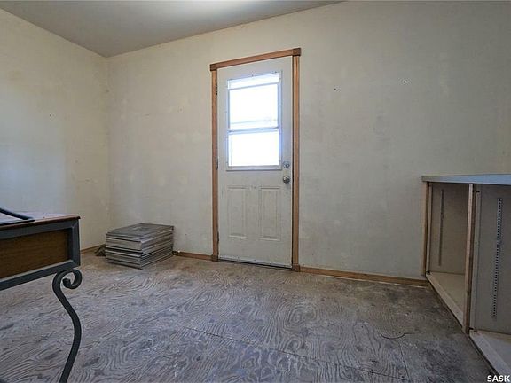 3rd image of 106 Tyvan St
