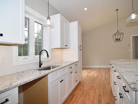 5th image of 330A Plain Meetinghouse Rd