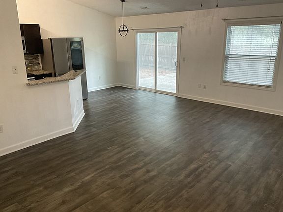 3rd image of 27 Brindlewood Dr