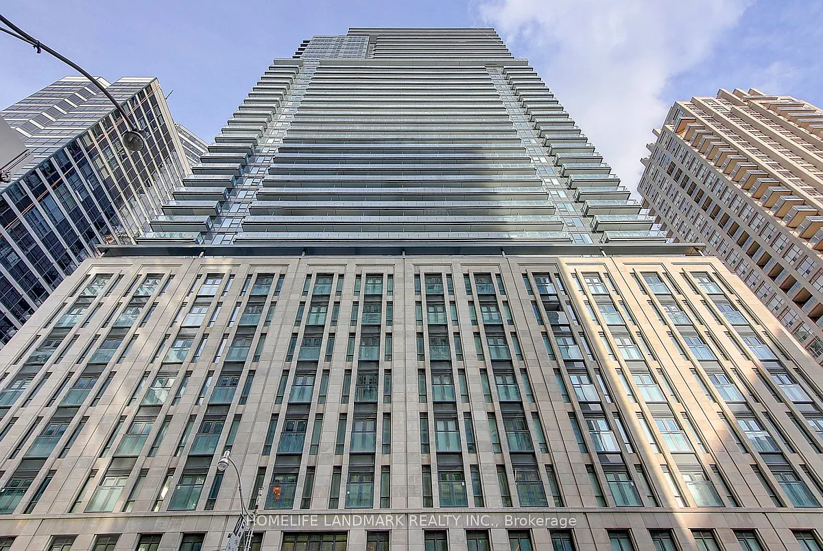 Building Photo - 955 Bay St #2913