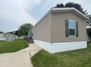 8535 Laverne St #242, Newport, MI 48166