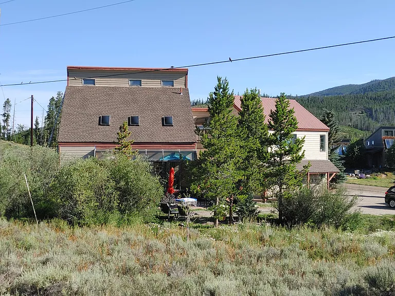 455 Delaware Dr — Photo 6