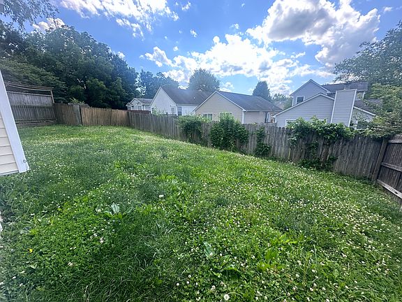 3rd image of 109 Copperfield Ln
